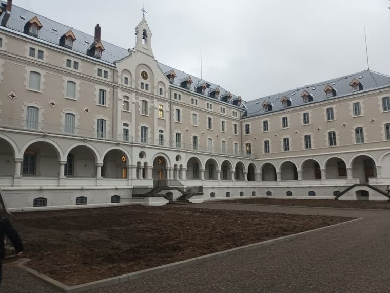 Le cloître du couvent de la Providence à Gap, transformé en 86 logements